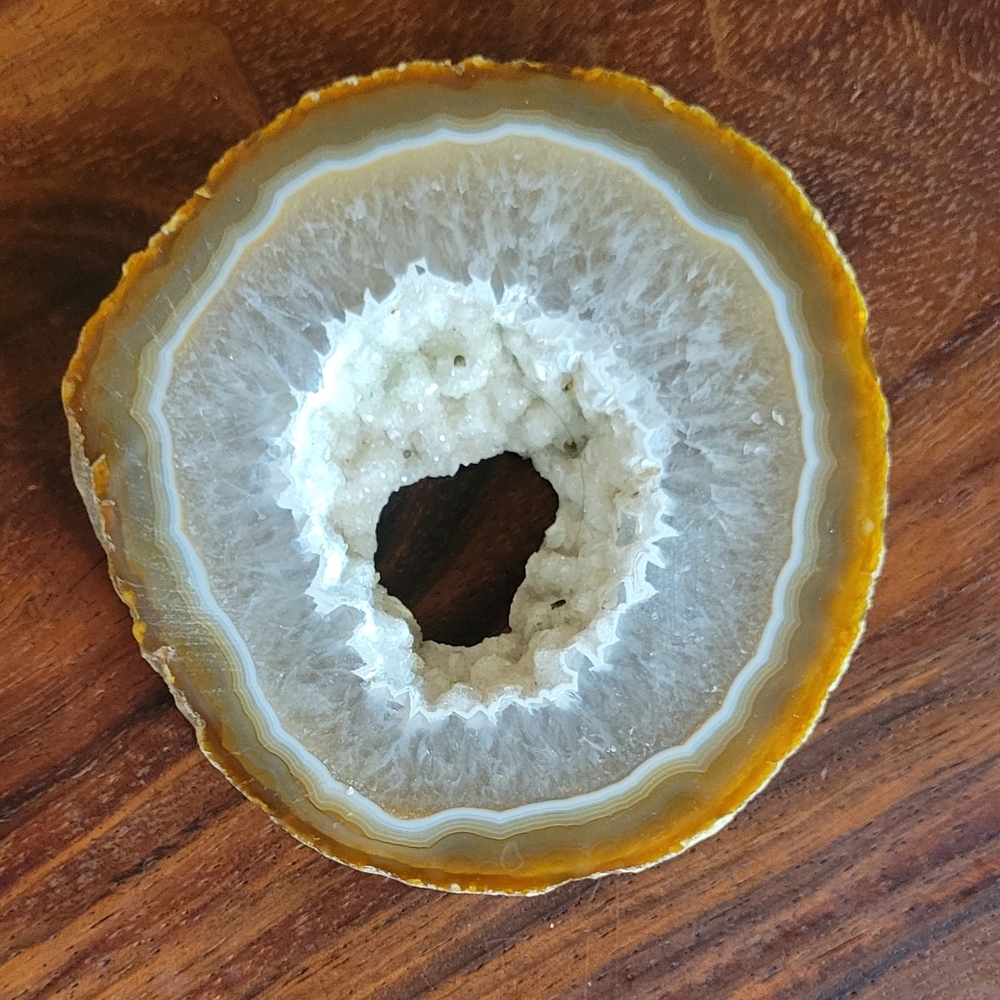 Natural Druzzy Geode Agate Polished Slab. 4" Wide 0.5" Thick. Great Condition